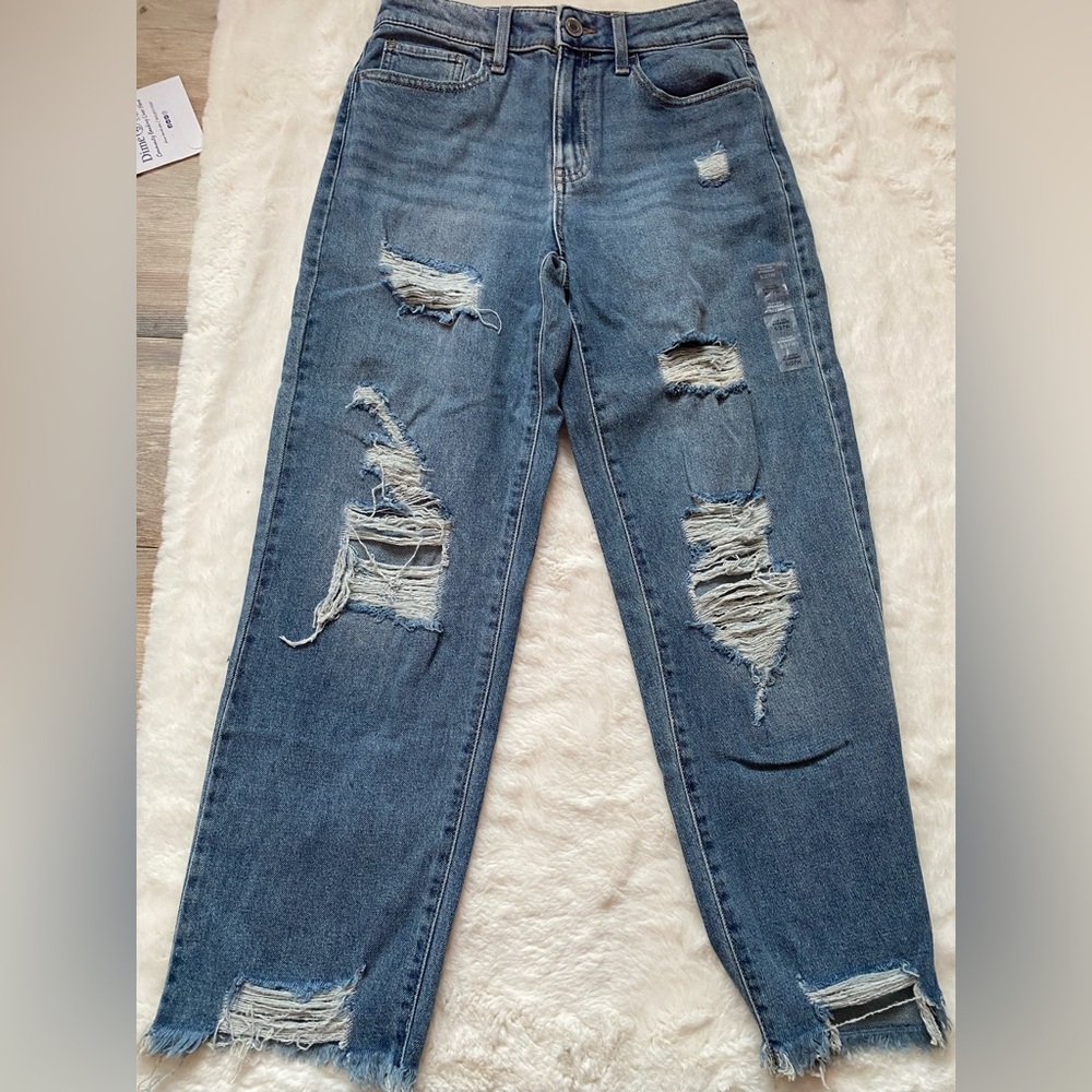 Highrise straight size 5 ripped jeans.